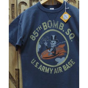 画像: TOYS McCOY -MILITARY TEE SHIRT "85TH BOMB. SQ. HAMMER FIELD"- 