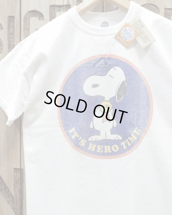 画像1: TOYS McCOY -SNOOPY TEE "IT'S HERO TIME"- 